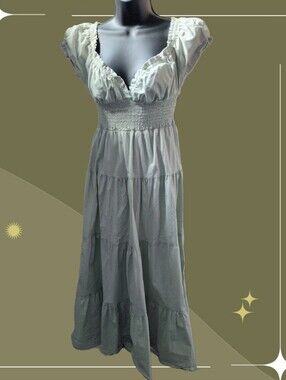 ✨WeWoreWhat sage green puff sleeve smocked midi dress Size S
